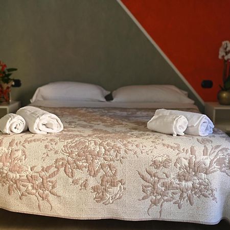 La Gloria Rho Private Rooms Only Exterior foto